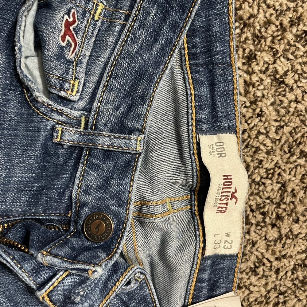 hollister jeans.